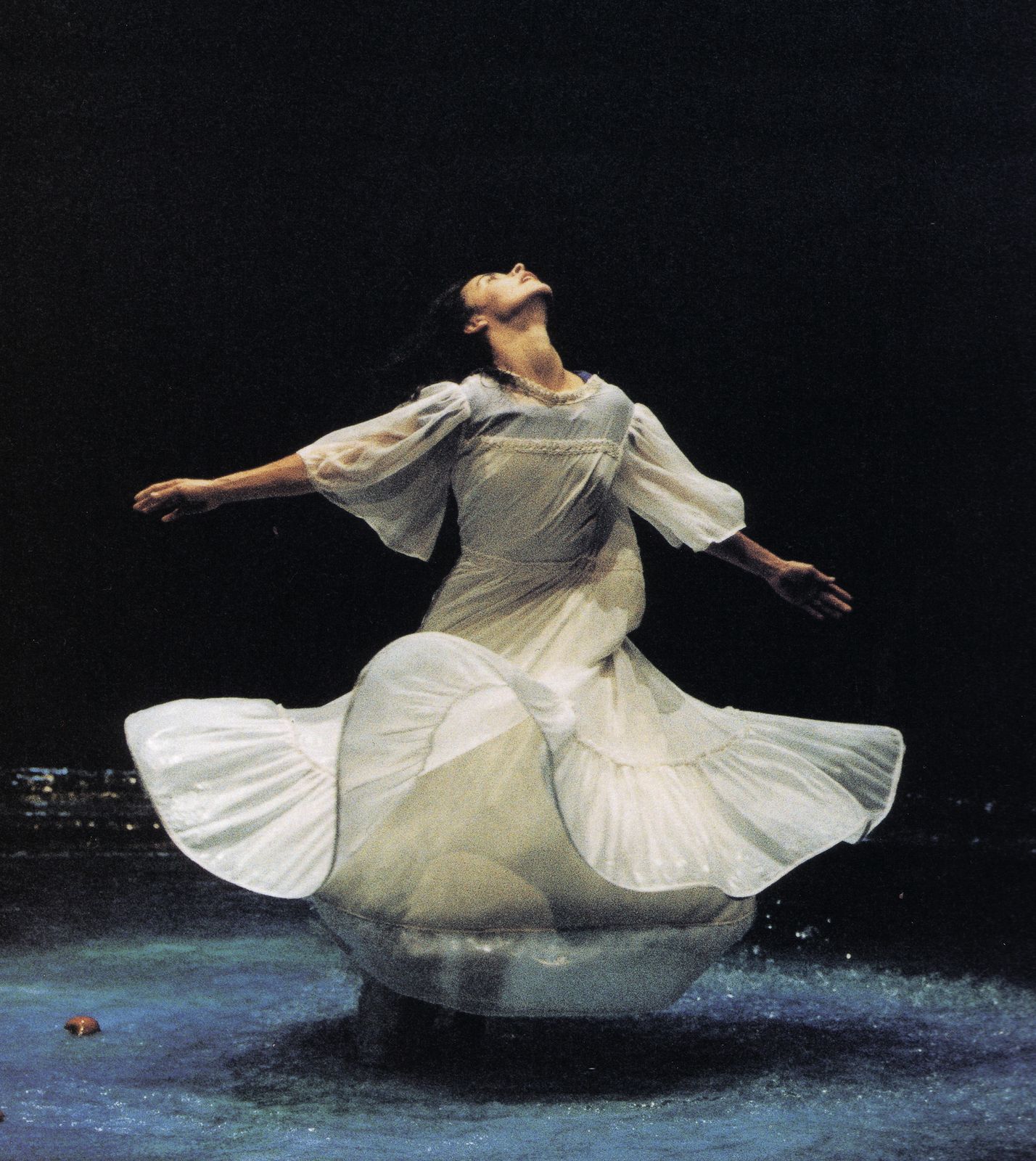 Lazurd — movement evoking water and transformation under lighting